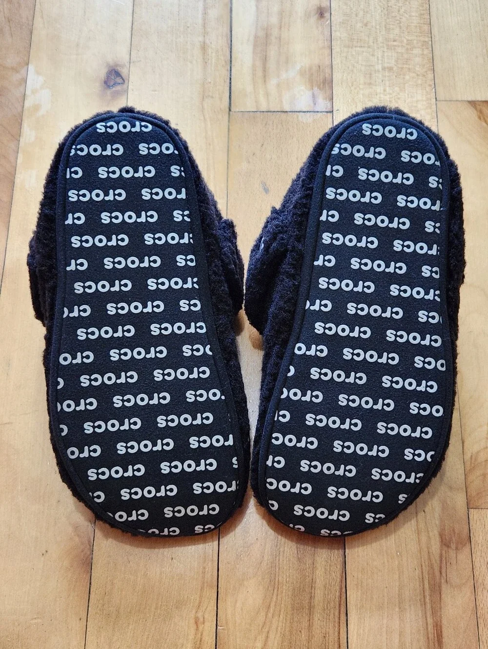 Crocs Classic Cozzzy Slipper in Black - W9 - Picture 9 of 11